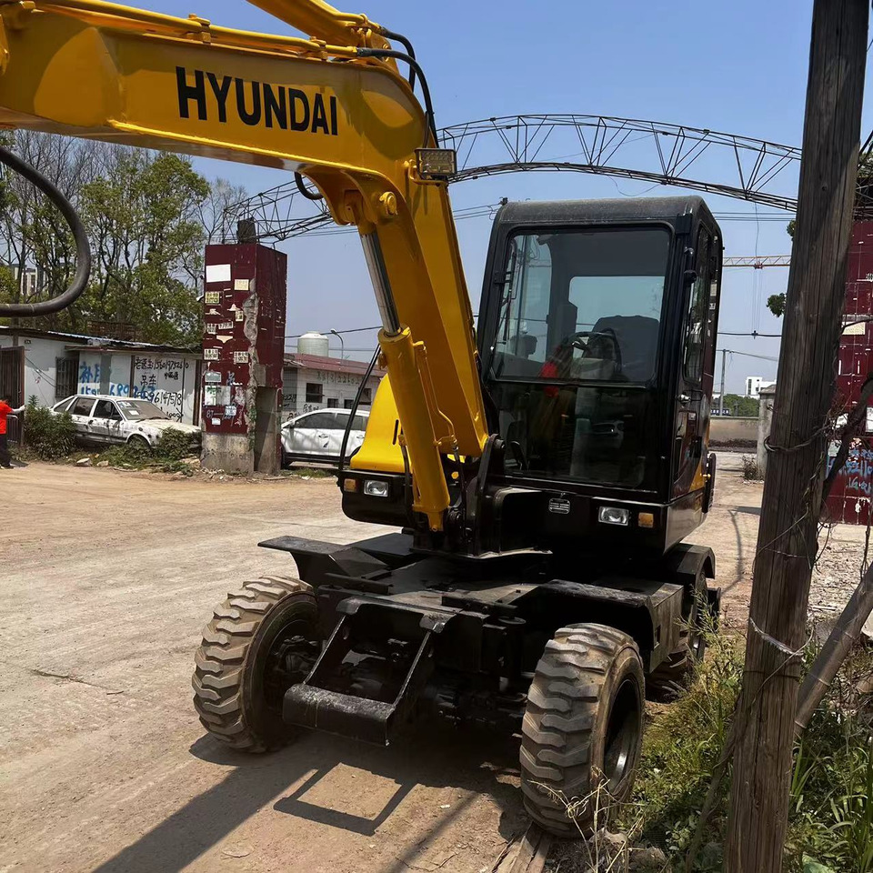 Hyundai R60W-7 - Pelle sur pneus: photos 2 Hyundai R60W-7 - Pelle sur pneus: photos 2