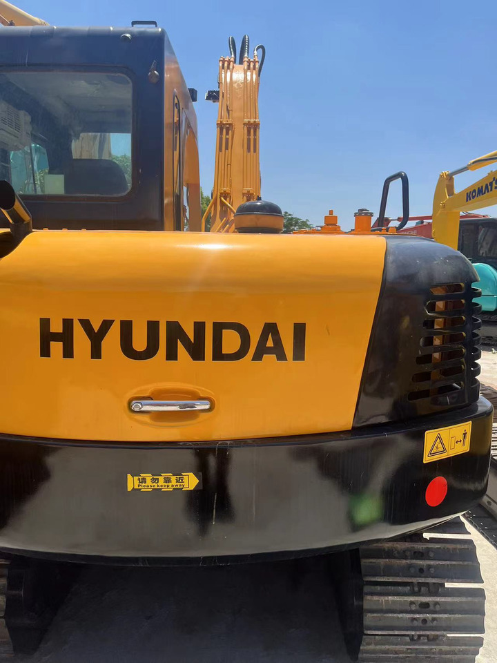 Hyundai R80-7 - Mini pelle: photos 4 Hyundai R80-7 - Mini pelle: photos 4
