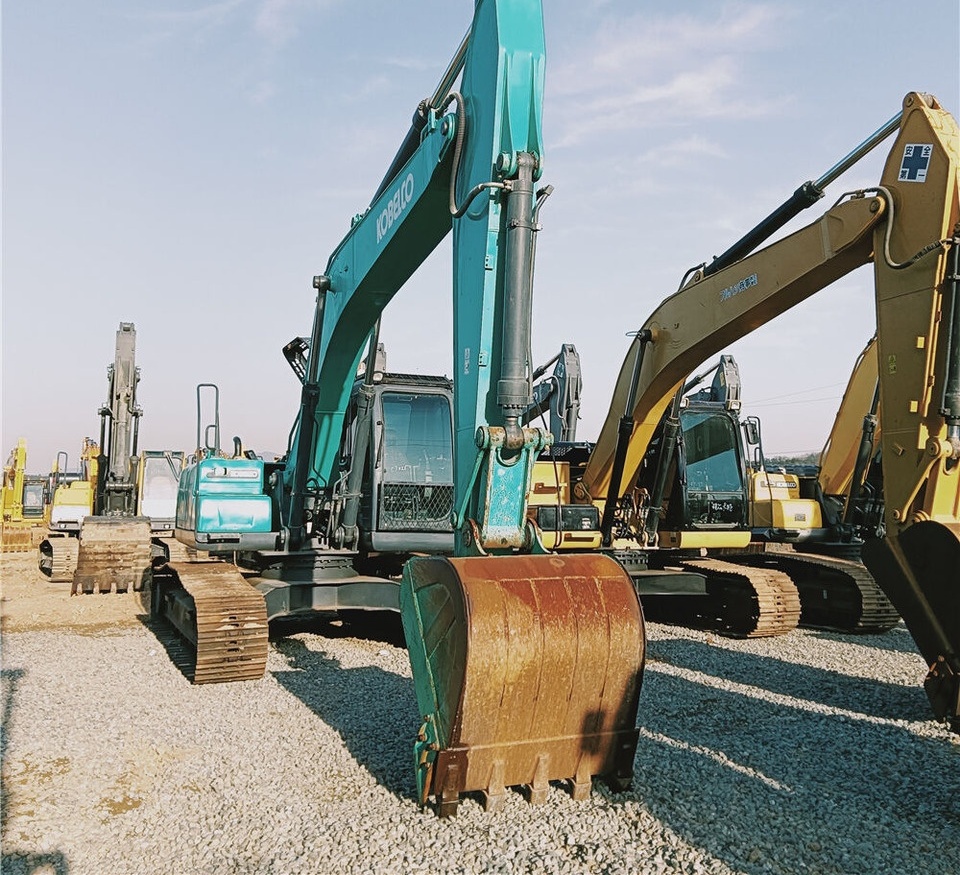 Kobelco SK210 - Pelle sur chenille: photos 5 Kobelco SK210 - Pelle sur chenille: photos 5