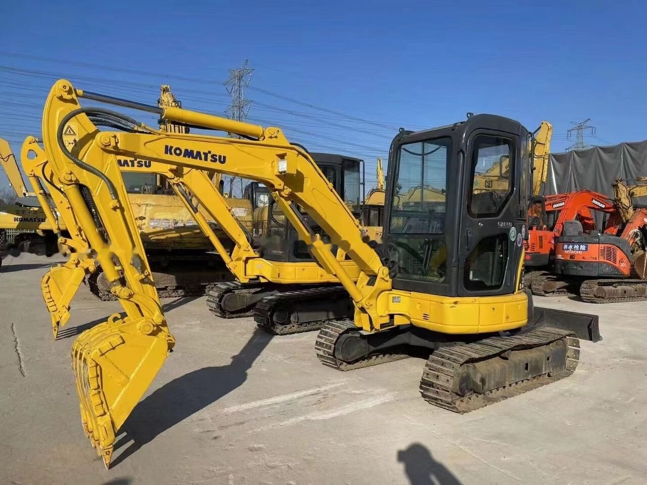 Komatsu PC35 - Mini pelle: photos 2 Komatsu PC35 - Mini pelle: photos 2