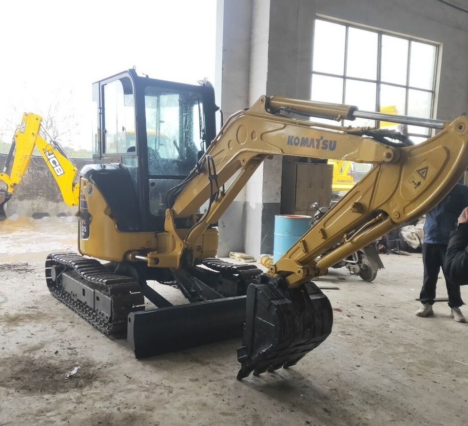 Komatsu PC35 - Mini pelle: photos 4 Komatsu PC35 - Mini pelle: photos 4