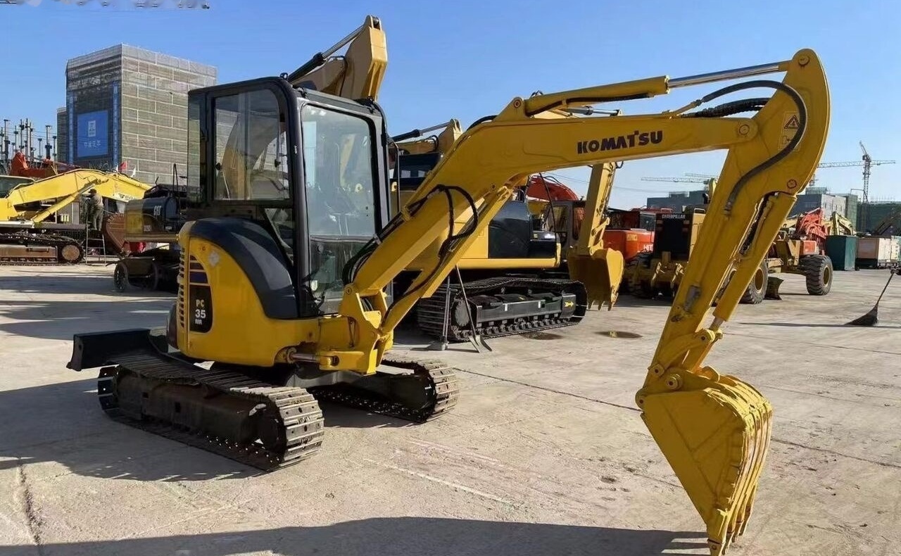Komatsu PC35 - Mini pelle: photos 5 Komatsu PC35 - Mini pelle: photos 5