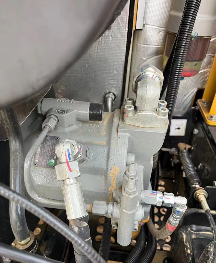 Sany SY55 - Pelle sur chenille: photos 2 Sany SY55 - Pelle sur chenille: photos 2