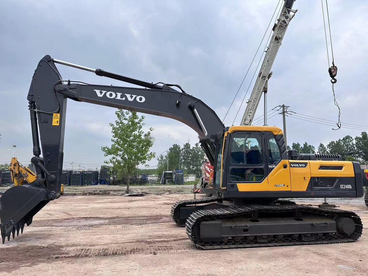 Volvo EC240 - Pelle sur chenille: photos 4 Volvo EC240 - Pelle sur chenille: photos 4