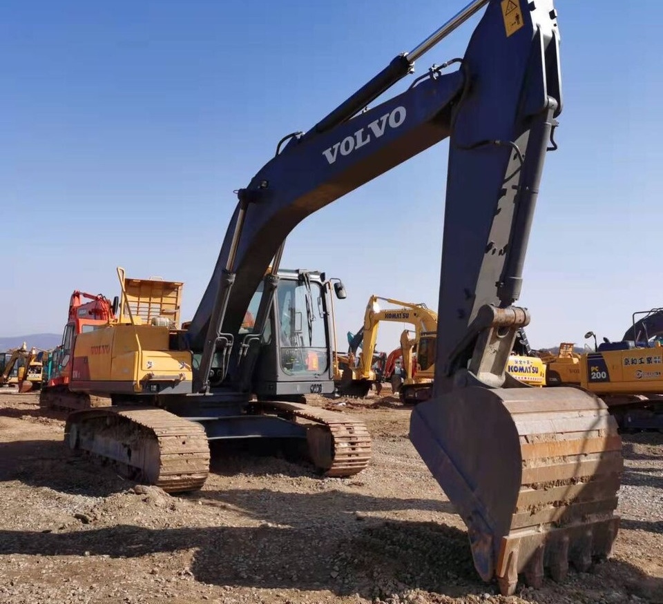 Volvo EC240LC - Pelle sur chenille: photos 2 Volvo EC240LC - Pelle sur chenille: photos 2
