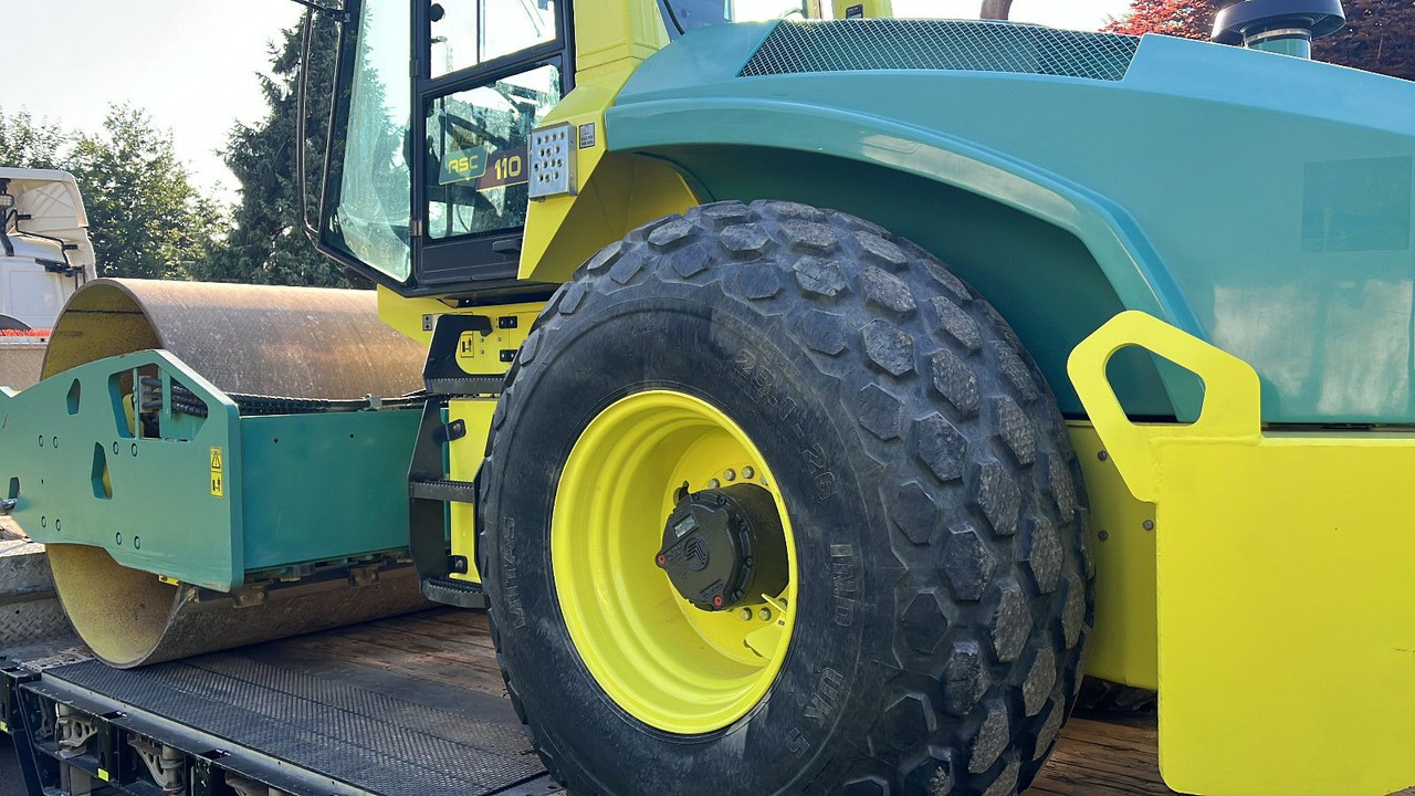 Ammann ASC 110 - Compacteur à pieds de mouton/ Monocylindre: photos 2 Ammann ASC 110 - Compacteur à pieds de mouton/ Monocylindre: photos 2