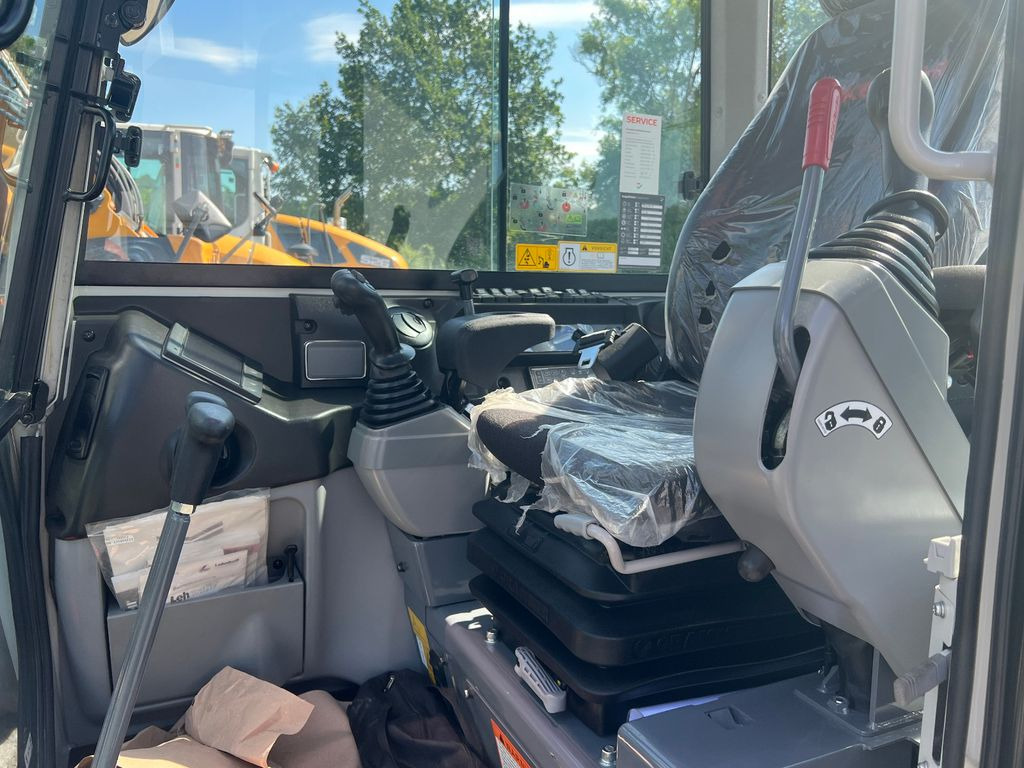 Takeuchi TB 250-2 u. 260 Takeuchi TB 250-2 u. 260 - Mini pelle: photos 2 Takeuchi TB 250-2 u. 260 Takeuchi TB 250-2 u. 260 - Mini pelle: photos 2