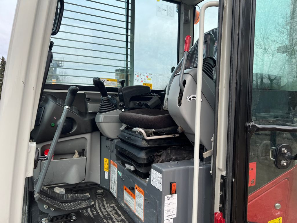 Takeuchi TB 280 FR V4 Takeuchi TB 280 FR V4 - Pelle sur chenille: photos 5 Takeuchi TB 280 FR V4 Takeuchi TB 280 FR V4 - Pelle sur chenille: photos 5