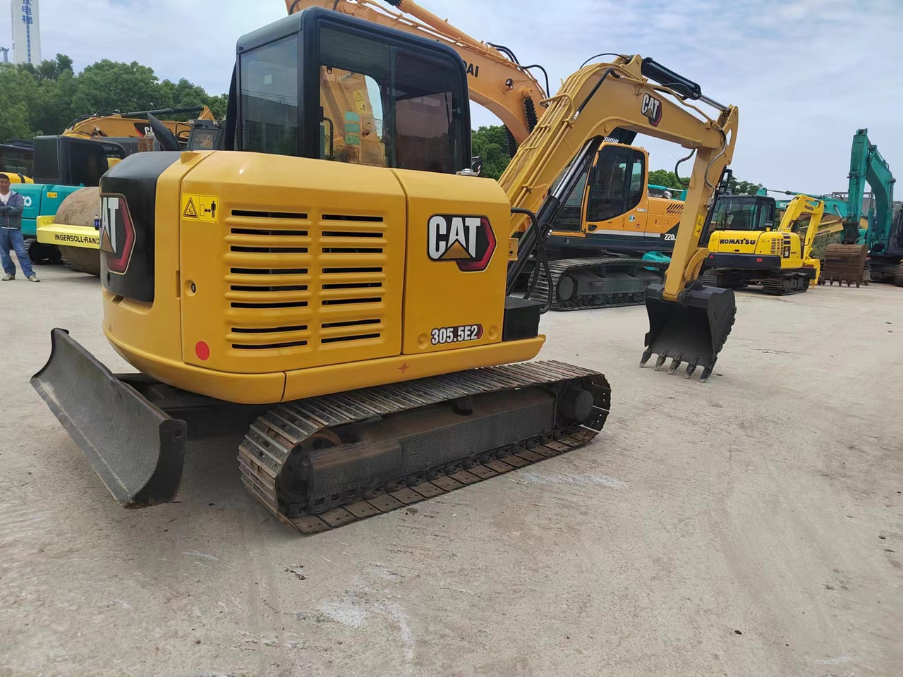 CAT CAT 305.5E2 - Mini pelle: photos 2 CAT CAT 305.5E2 - Mini pelle: photos 2