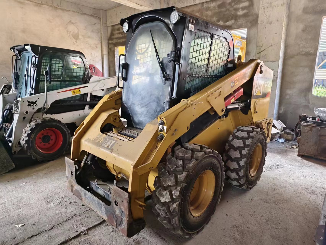 CATERPILLAR 246D - Mini chargeuse: photos 4 CATERPILLAR 246D - Mini chargeuse: photos 4
