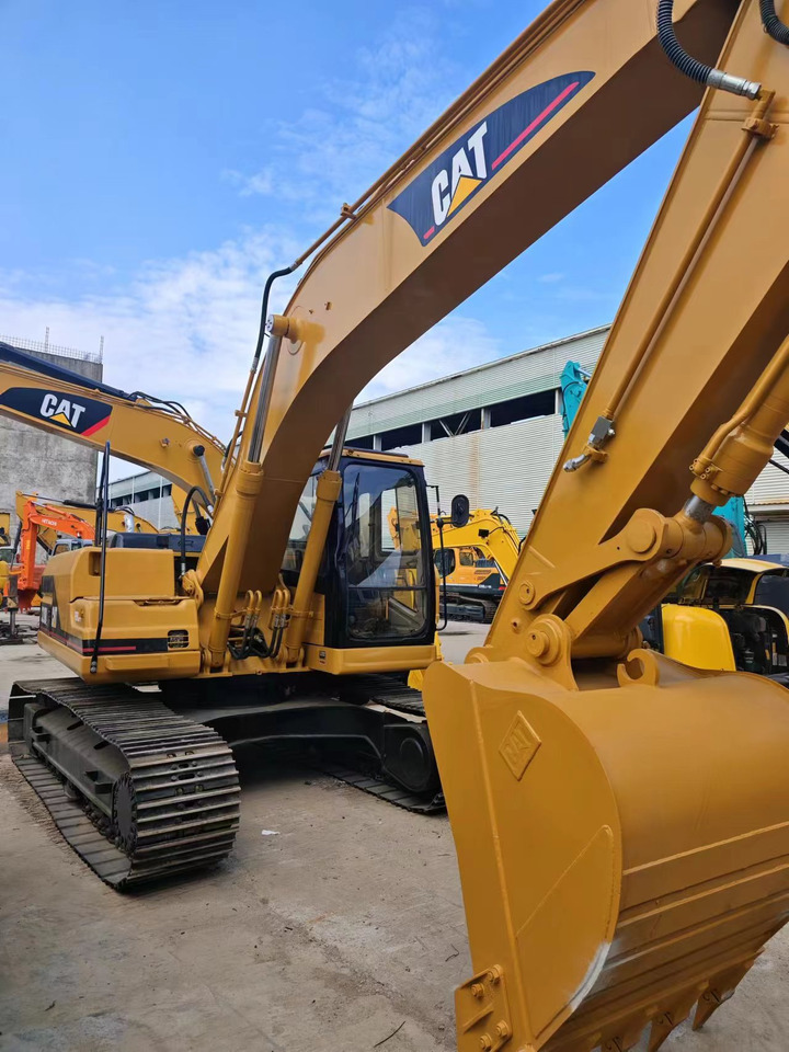 CATERPILLAR 320BL - Pelle sur chenille: photos 4 CATERPILLAR 320BL - Pelle sur chenille: photos 4