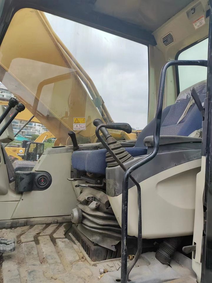 CATERPILLAR 325C - Pelle sur chenille: photos 4 CATERPILLAR 325C - Pelle sur chenille: photos 4