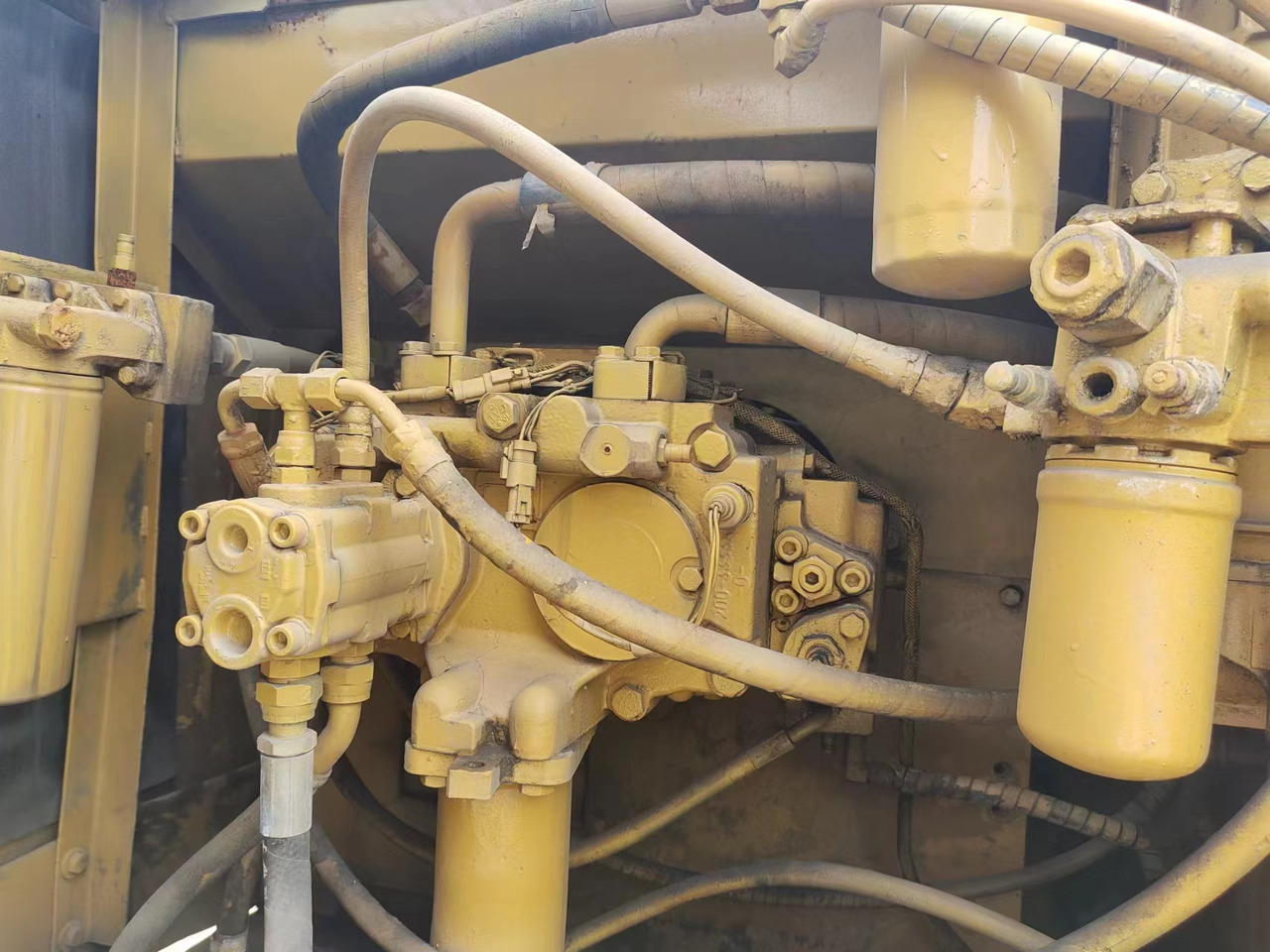 CATERPILLAR 325C - Pelle sur chenille: photos 5 CATERPILLAR 325C - Pelle sur chenille: photos 5