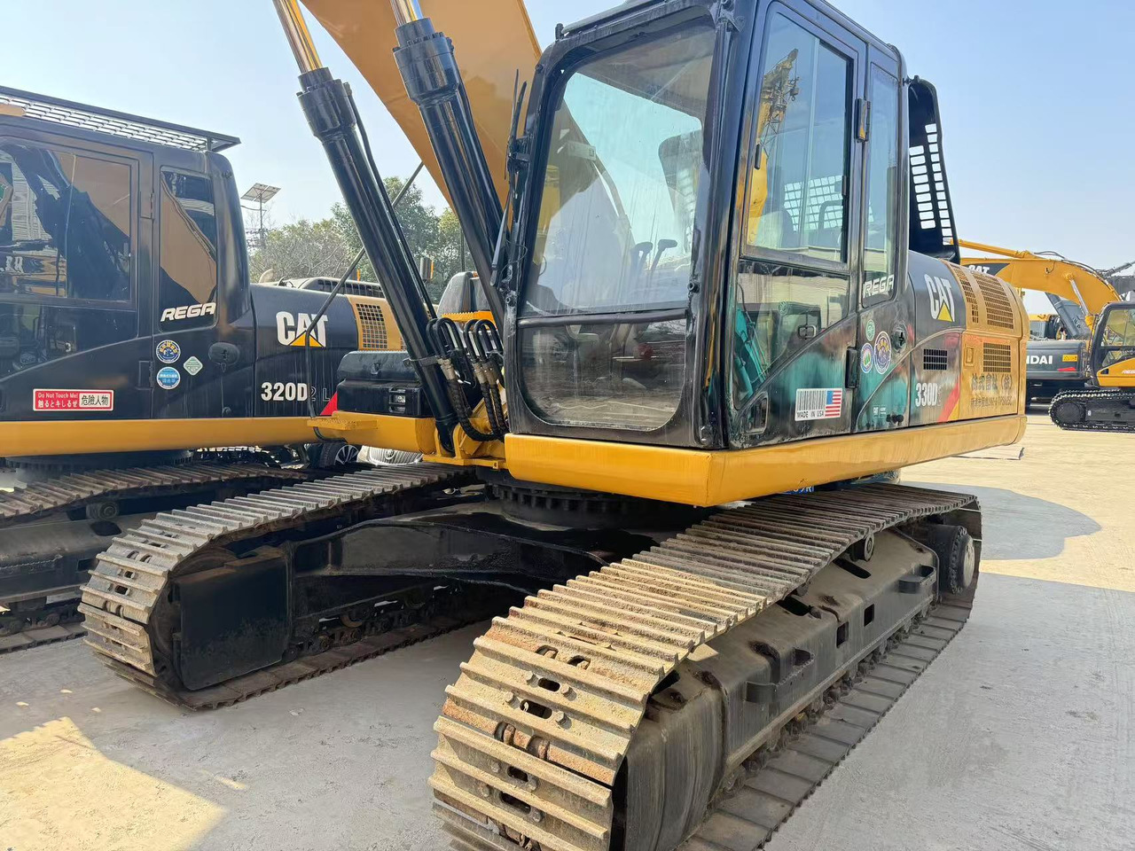 CATERPILLAR 330D2 - Pelle sur chenille: photos 2 CATERPILLAR 330D2 - Pelle sur chenille: photos 2