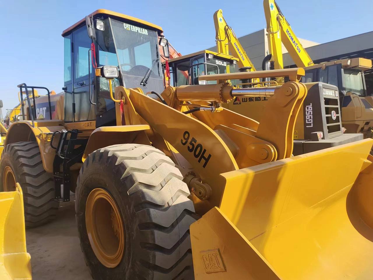 Chargeuse sur pneus CATERPILLAR 950H: photos 1
