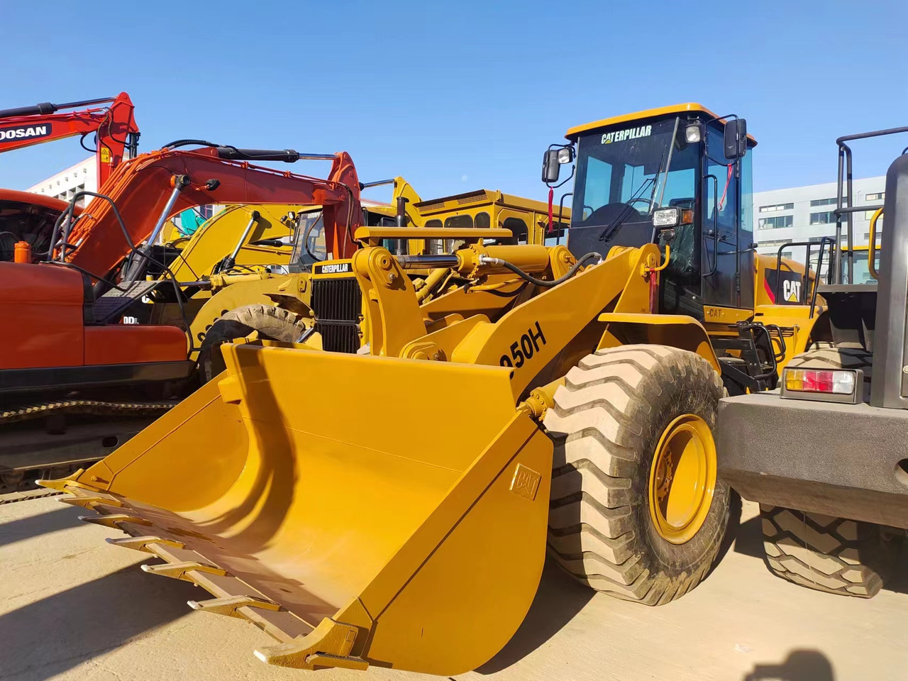 CATERPILLAR 950H - Chargeuse sur pneus: photos 5 CATERPILLAR 950H - Chargeuse sur pneus: photos 5