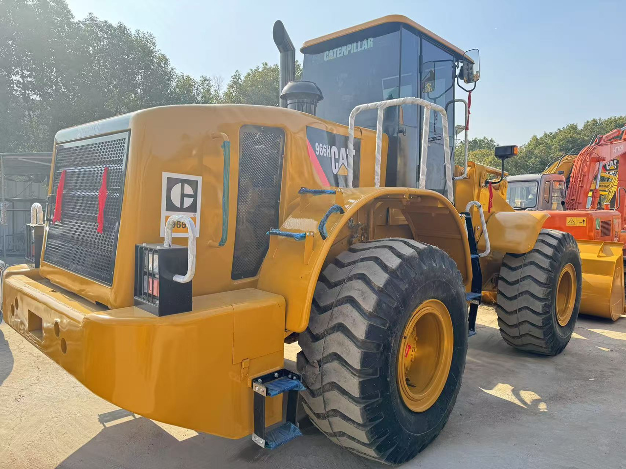 CATERPILLAR 966H - Chargeuse sur pneus: photos 5 CATERPILLAR 966H - Chargeuse sur pneus: photos 5