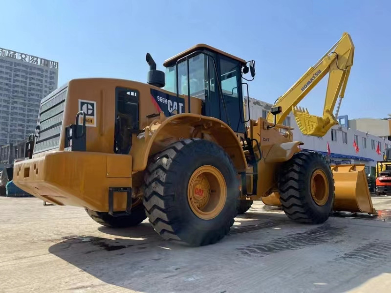CATERPILLAR 966H - Chargeuse sur pneus: photos 3 CATERPILLAR 966H - Chargeuse sur pneus: photos 3
