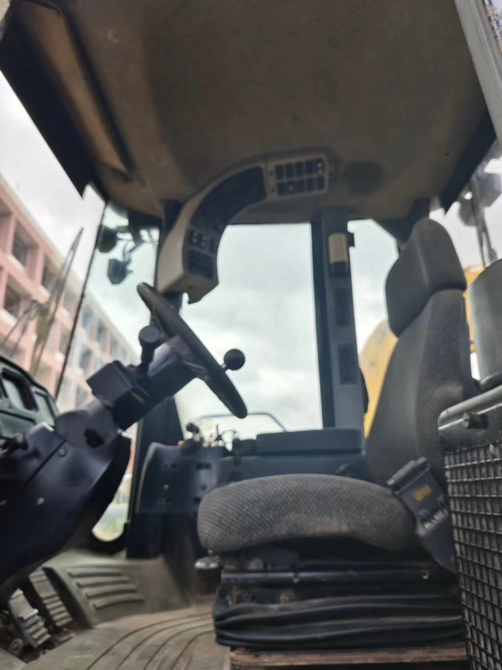 CATERPILLAR 966H - Chargeuse sur pneus: photos 4 CATERPILLAR 966H - Chargeuse sur pneus: photos 4