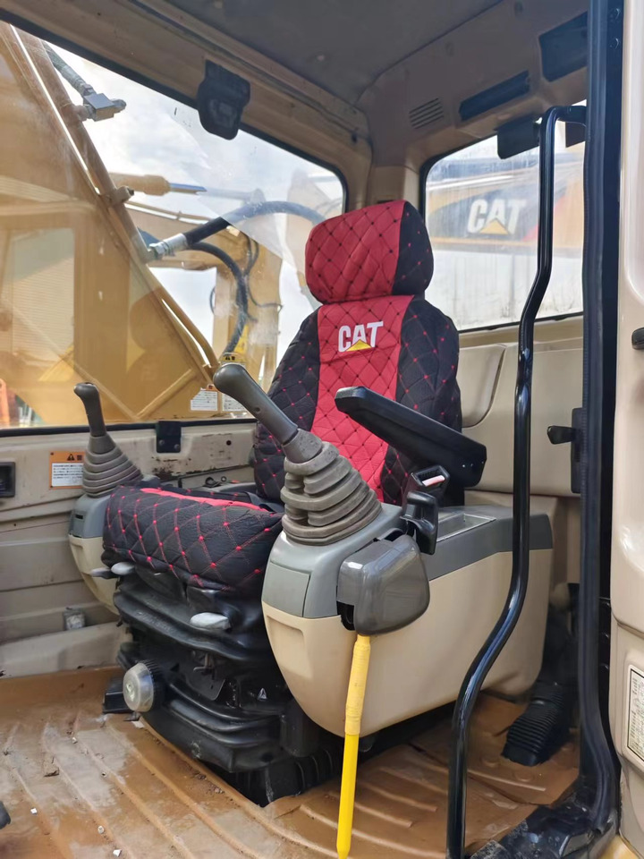 CATERPILLAR CAT 320BL - Pelle sur chenille: photos 5 CATERPILLAR CAT 320BL - Pelle sur chenille: photos 5