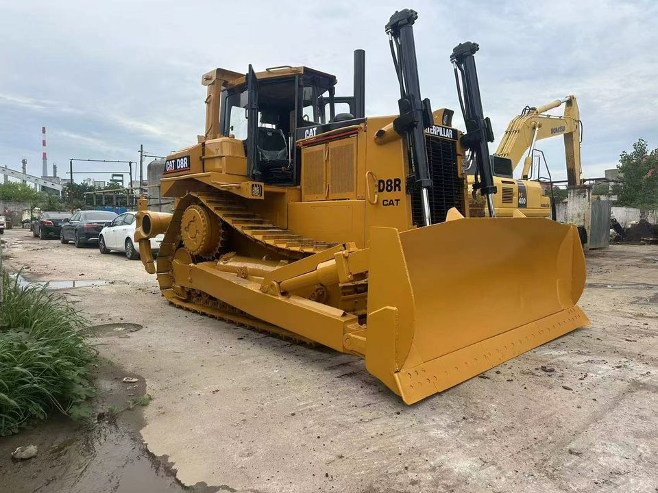 CATERPILLAR D8R - Bulldozer: photos 3 CATERPILLAR D8R - Bulldozer: photos 3