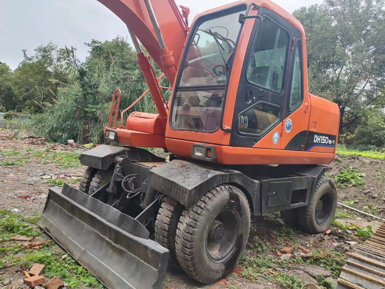 DOOSAN DH150W-7 - Pelle sur pneus: photos 3 DOOSAN DH150W-7 - Pelle sur pneus: photos 3