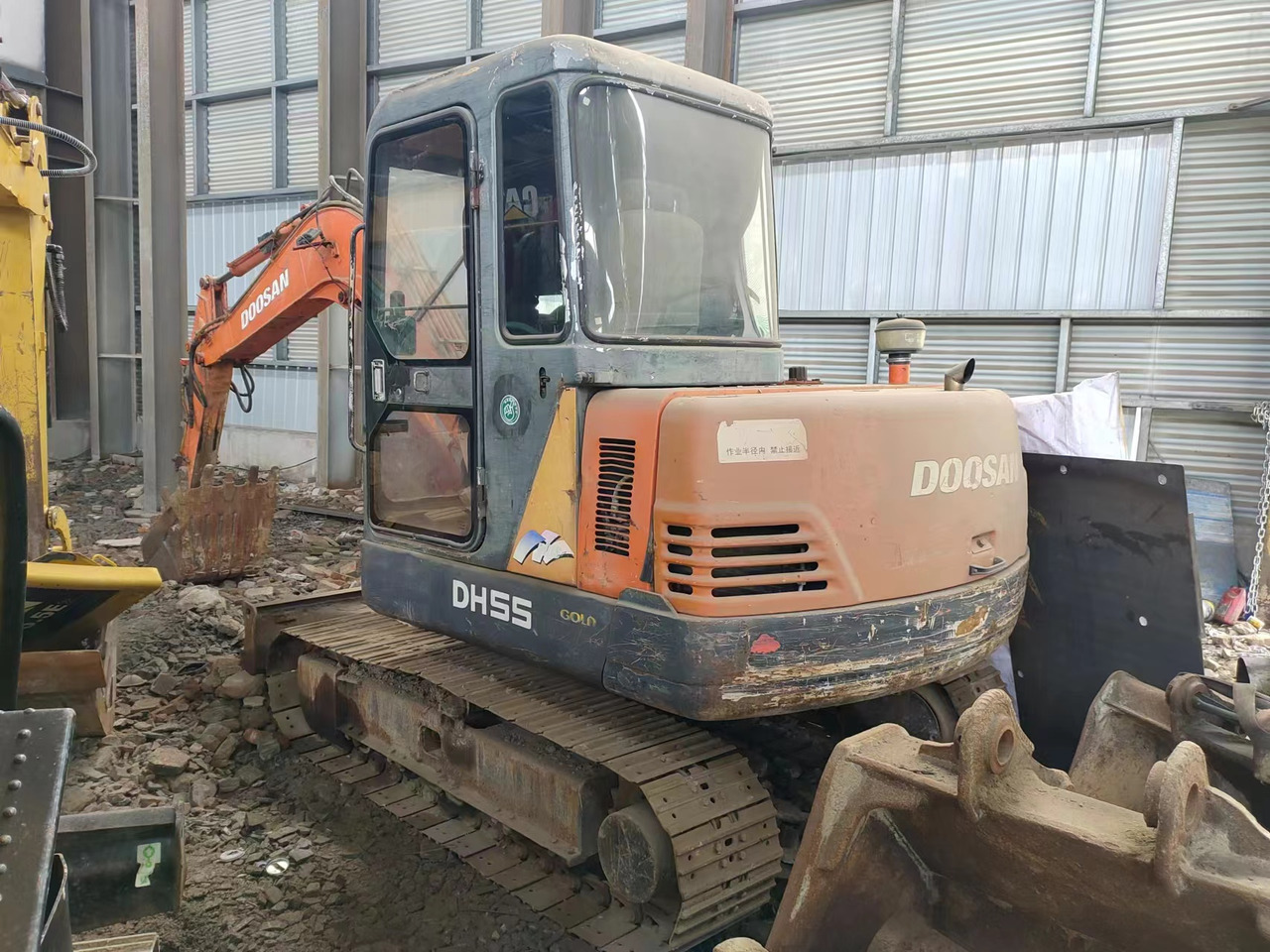 DOOSAN DH55 - Mini pelle: photos 2 DOOSAN DH55 - Mini pelle: photos 2