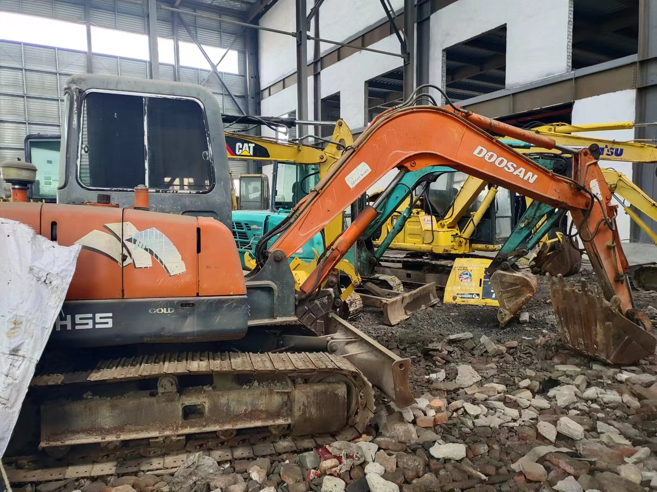 DOOSAN DH55 - Mini pelle: photos 1 DOOSAN DH55 - Mini pelle: photos 1