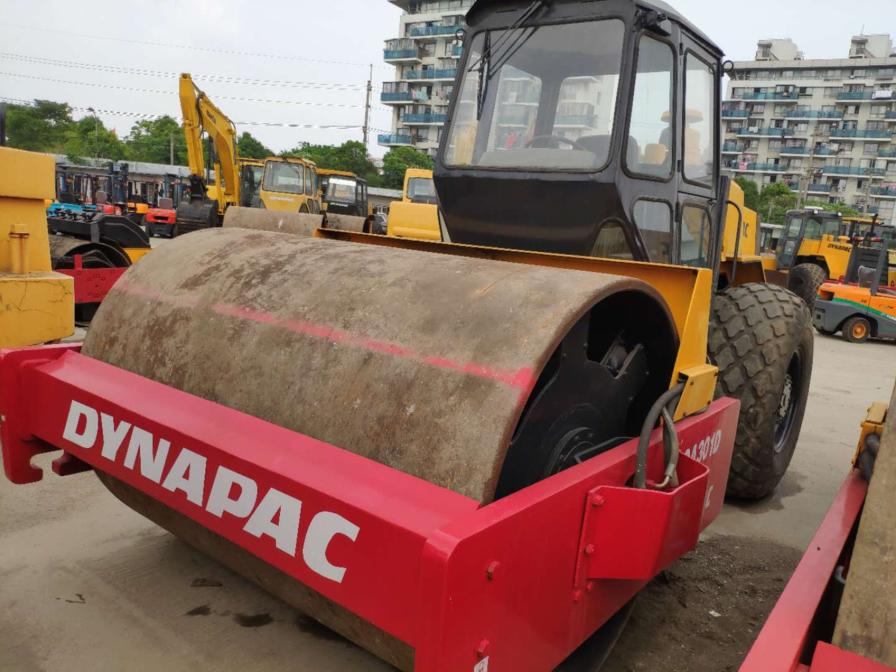 DYNAPAC CA301D - Compacteur à pieds de mouton/ Monocylindre: photos 2 DYNAPAC CA301D - Compacteur à pieds de mouton/ Monocylindre: photos 2