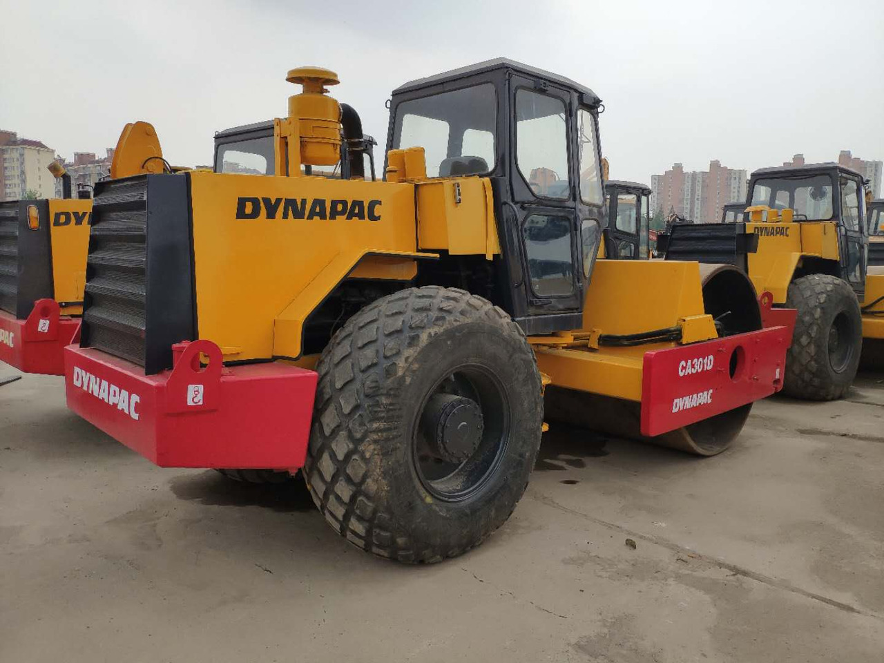 DYNAPAC CA301D - Compacteur à pieds de mouton/ Monocylindre: photos 1 DYNAPAC CA301D - Compacteur à pieds de mouton/ Monocylindre: photos 1