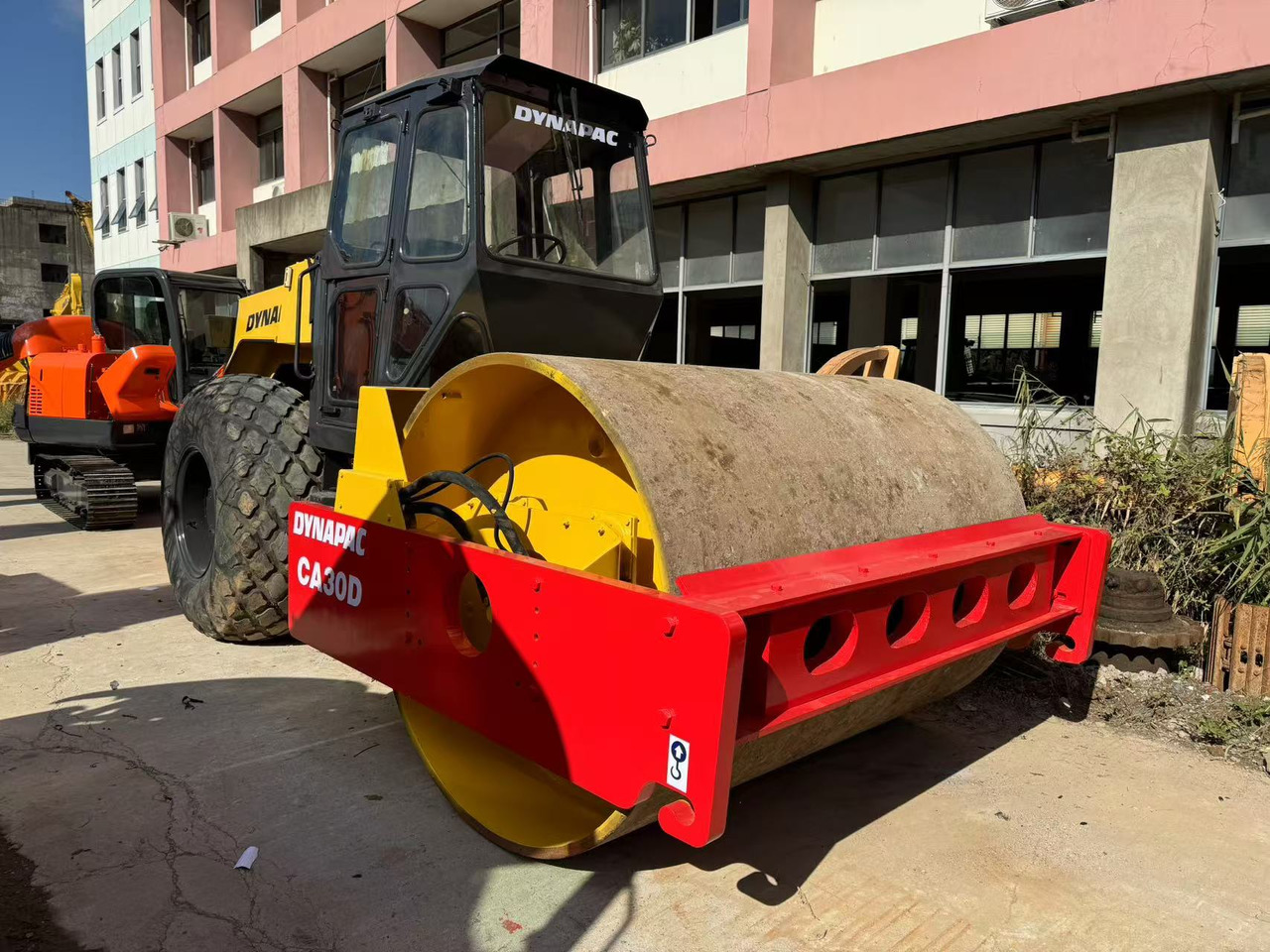 DYNAPAC CA30D - Compacteur à pieds de mouton/ Monocylindre: photos 2 DYNAPAC CA30D - Compacteur à pieds de mouton/ Monocylindre: photos 2