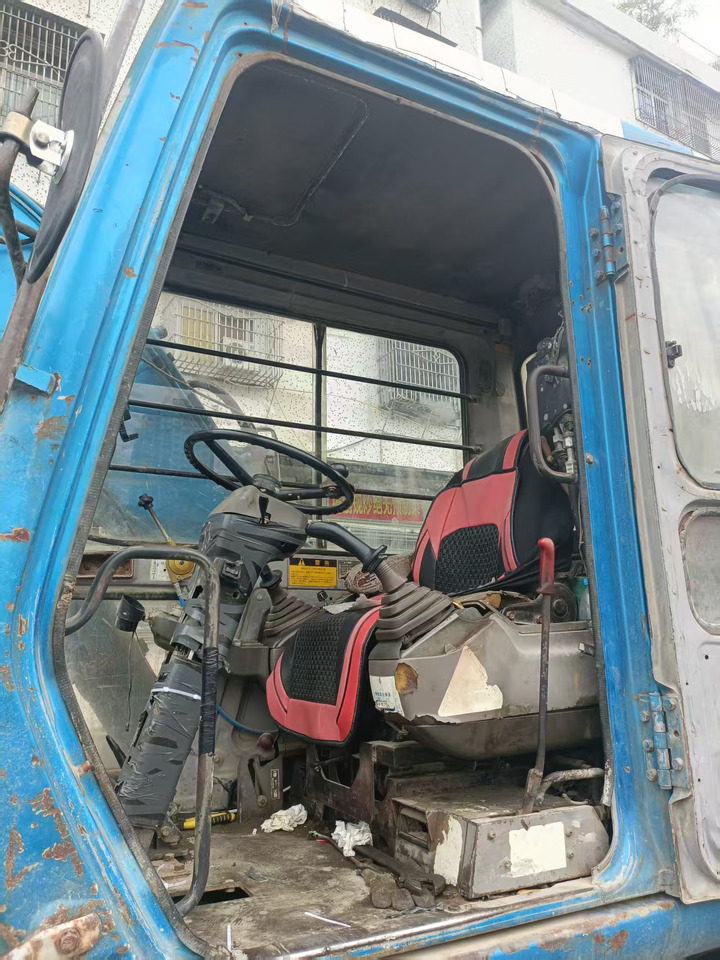 Pelle sur pneus HITACHI EX100WD-2: photos 7 Pelle sur pneus HITACHI EX100WD-2: photos 7