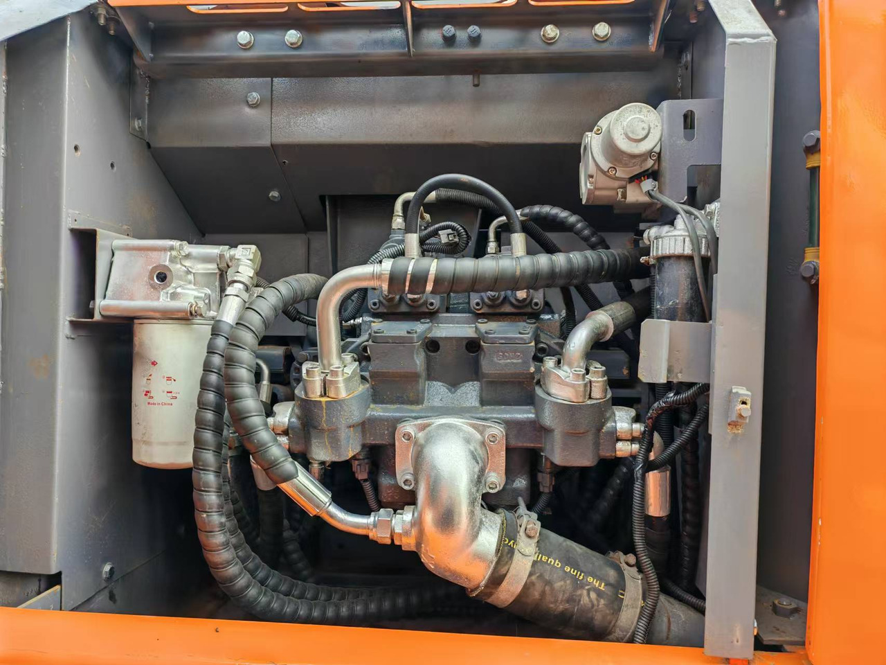 HITACHI ZX200 - Pelle sur chenille: photos 5 HITACHI ZX200 - Pelle sur chenille: photos 5