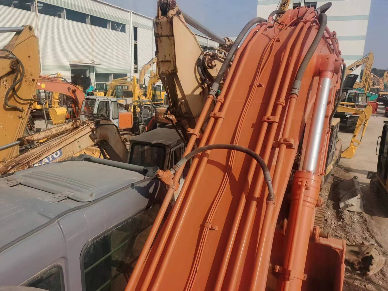 Pelle sur chenille HITACHI ZX330: photos 6