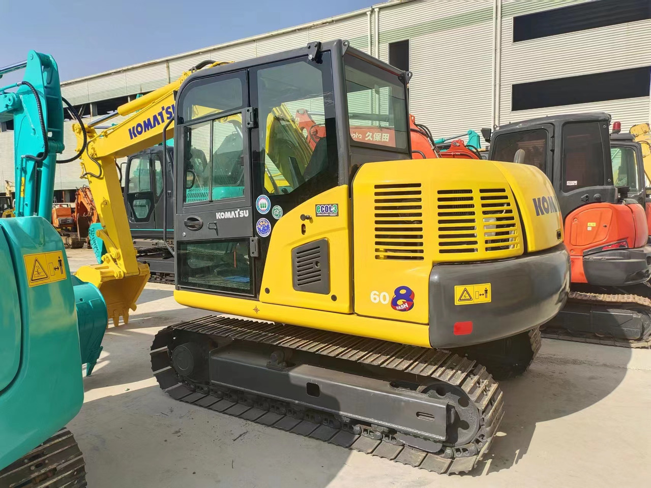 KOBELCO PC60 PC60-8 - Mini pelle: photos 5 KOBELCO PC60 PC60-8 - Mini pelle: photos 5