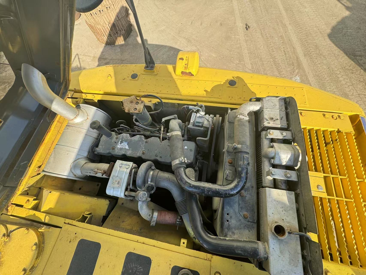 KOMATSU PC200-8 - Pelle sur chenille: photos 5 KOMATSU PC200-8 - Pelle sur chenille: photos 5