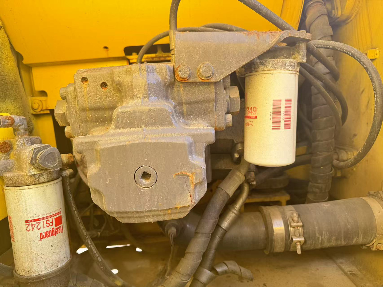 Pelle sur chenille KOMATSU PC200-8: photos 10