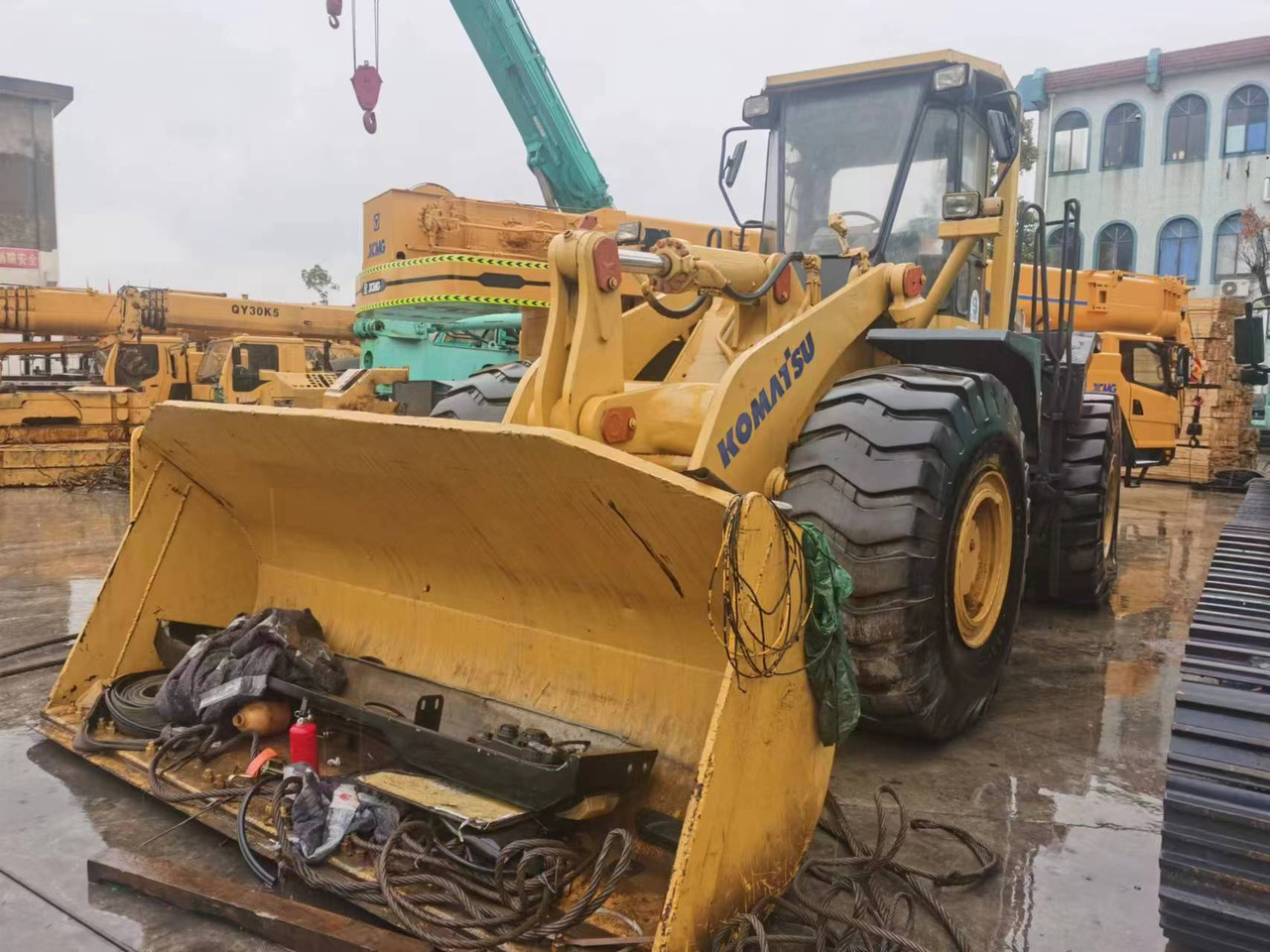 KOMATSU WA470 - Chargeuse sur pneus: photos 1 KOMATSU WA470 - Chargeuse sur pneus: photos 1