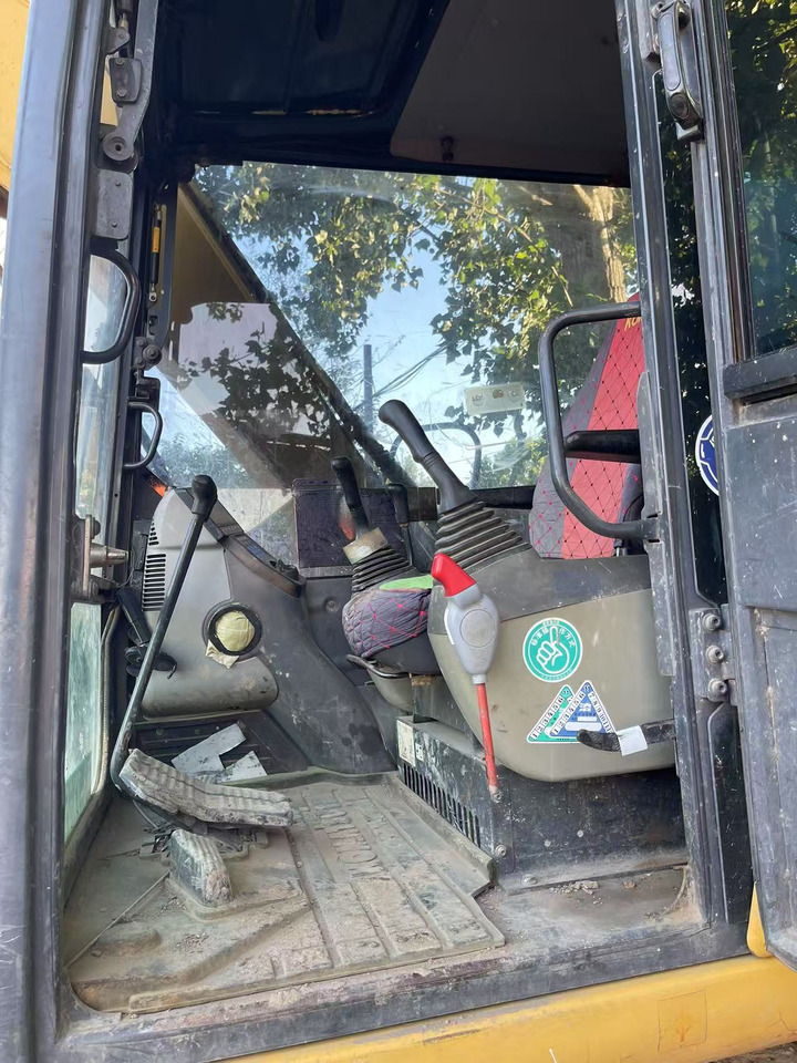 KOMATSU pc70-8 - Mini pelle: photos 4 KOMATSU pc70-8 - Mini pelle: photos 4