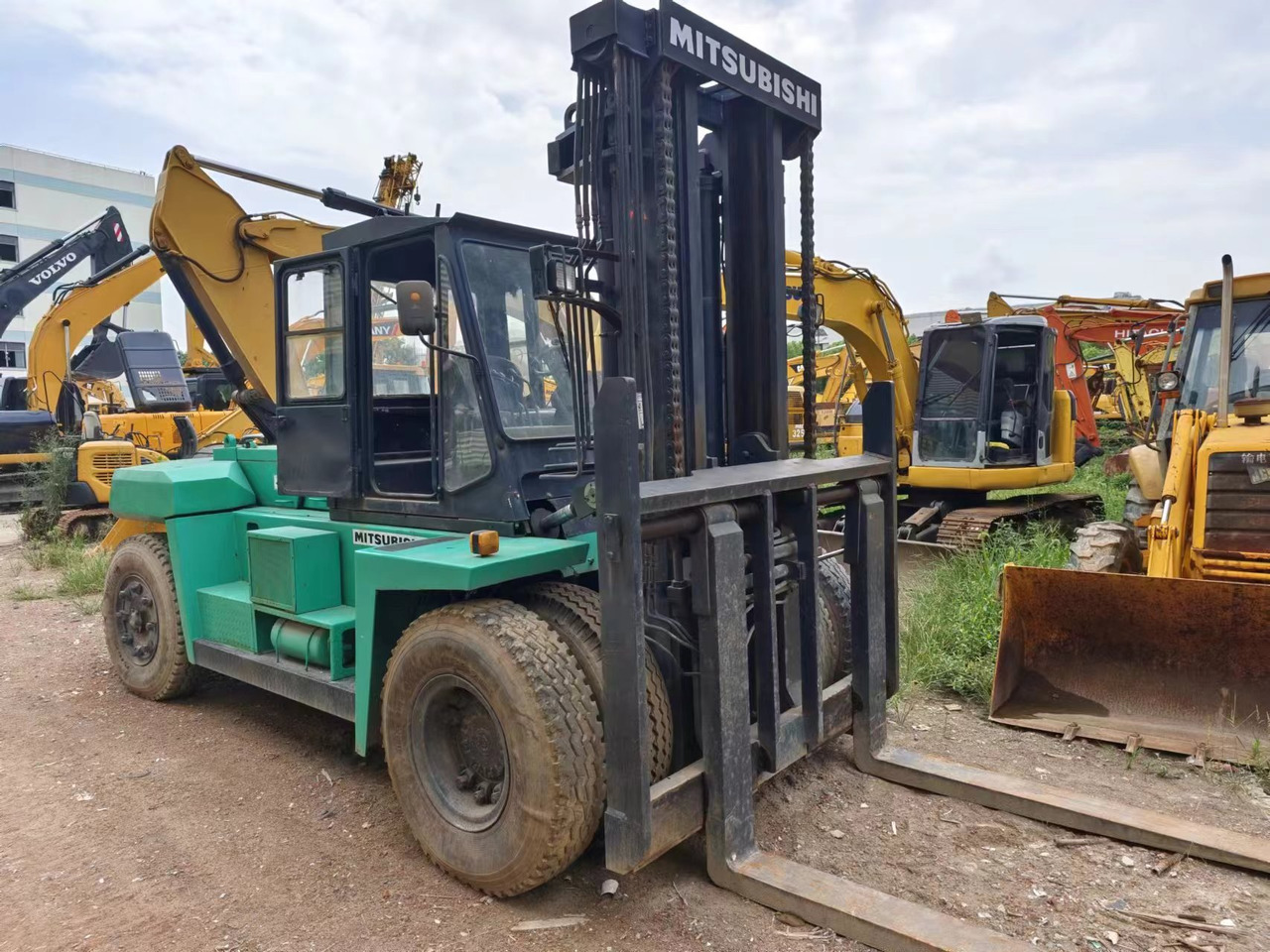 MITSUBISHI 16ton diesel forklift Japan made - Chariot élévateur diesel: photos 1 MITSUBISHI 16ton diesel forklift Japan made - Chariot élévateur diesel: photos 1