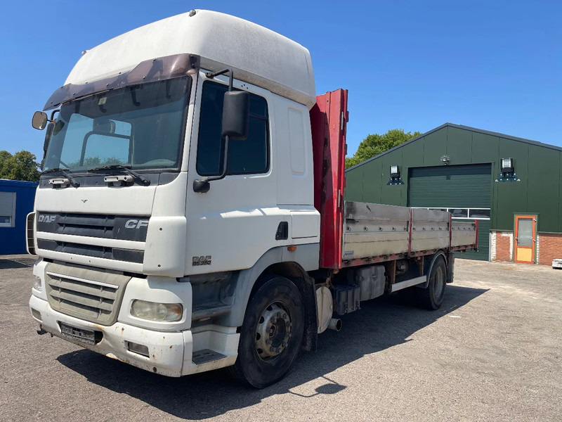 DAF CF 85 FLATBED TRUCK - Camion plateau: photos 3 DAF CF 85 FLATBED TRUCK - Camion plateau: photos 3