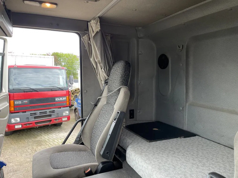 Tracteur routier DAF CF 85.460 Tractor unit: photos 9