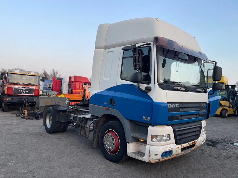 DAF CF 85 Tractor unit - Tracteur routier: photos 2 DAF CF 85 Tractor unit - Tracteur routier: photos 2