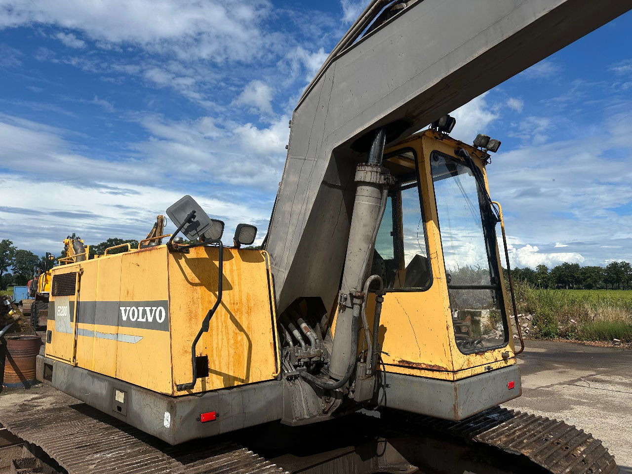 Volvo EC200 - Pelle sur chenille: photos 5 Volvo EC200 - Pelle sur chenille: photos 5