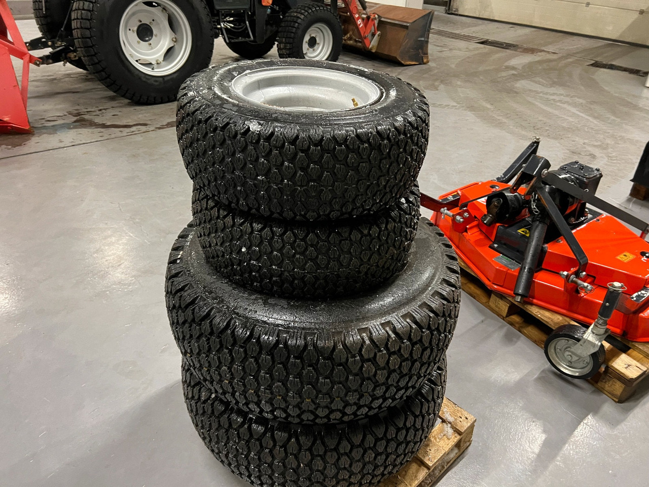 Dekk passer Massey Ferguson 1525 - Roue complète pour Machine agricole: photos 2 Dekk passer Massey Ferguson 1525 - Roue complète pour Machine agricole: photos 2