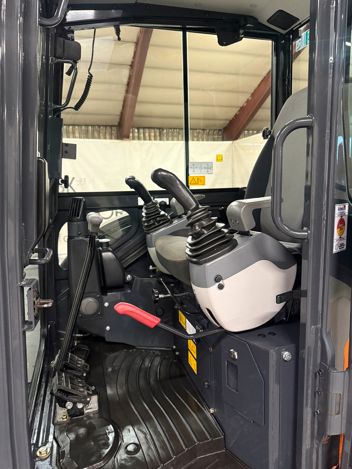 Mini pelle Hitachi ZX26U-6: photos 14