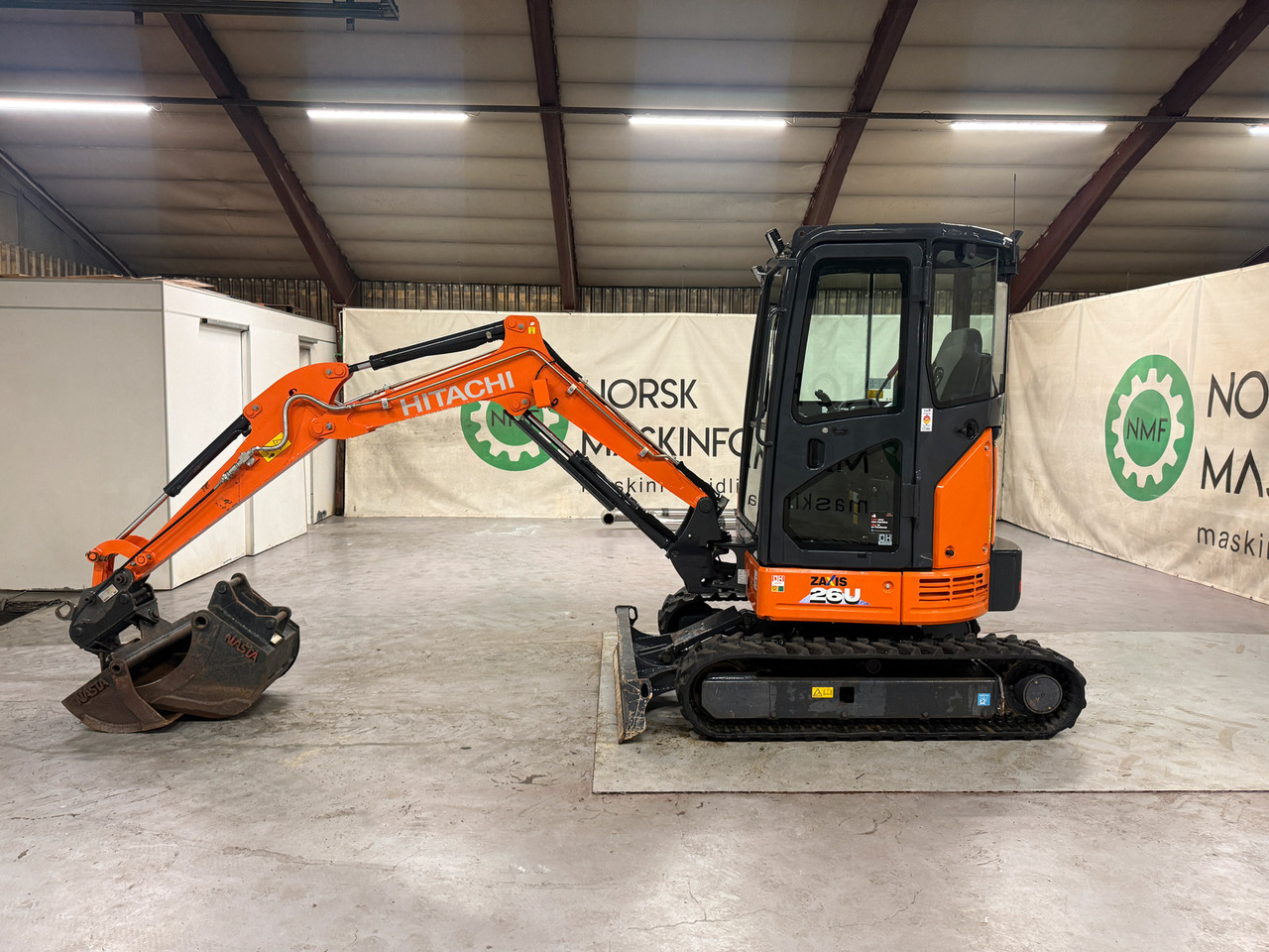 Hitachi ZX26U-6 - Mini pelle: photos 2 Hitachi ZX26U-6 - Mini pelle: photos 2