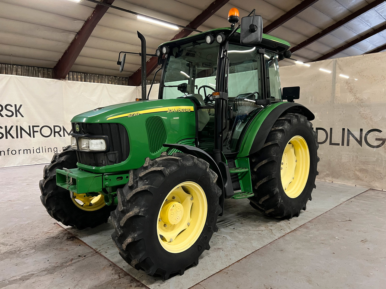 John Deere 5720 #KUN 1318 Timer# Kan selges med redusert mva# - Tracteur agricole: photos 2 John Deere 5720 #KUN 1318 Timer# Kan selges med redusert mva# - Tracteur agricole: photos 2