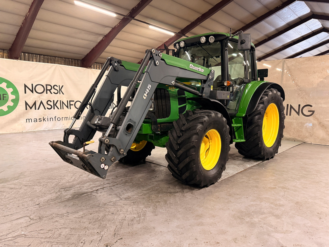John Deere 6230 Premium - Tracteur agricole: photos 1 John Deere 6230 Premium - Tracteur agricole: photos 1