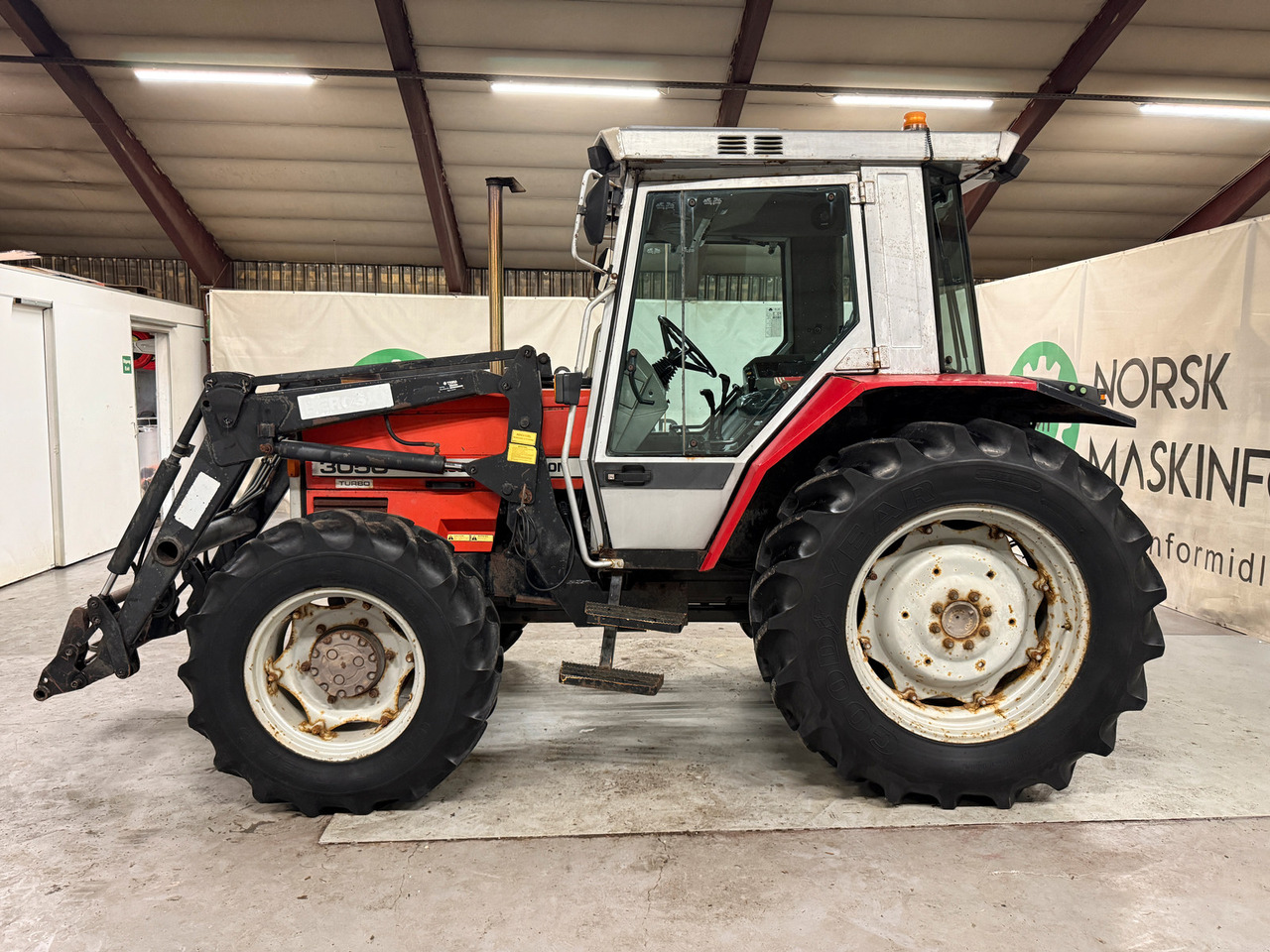 Massey Ferguson 3050 - Tracteur agricole: photos 2 Massey Ferguson 3050 - Tracteur agricole: photos 2
